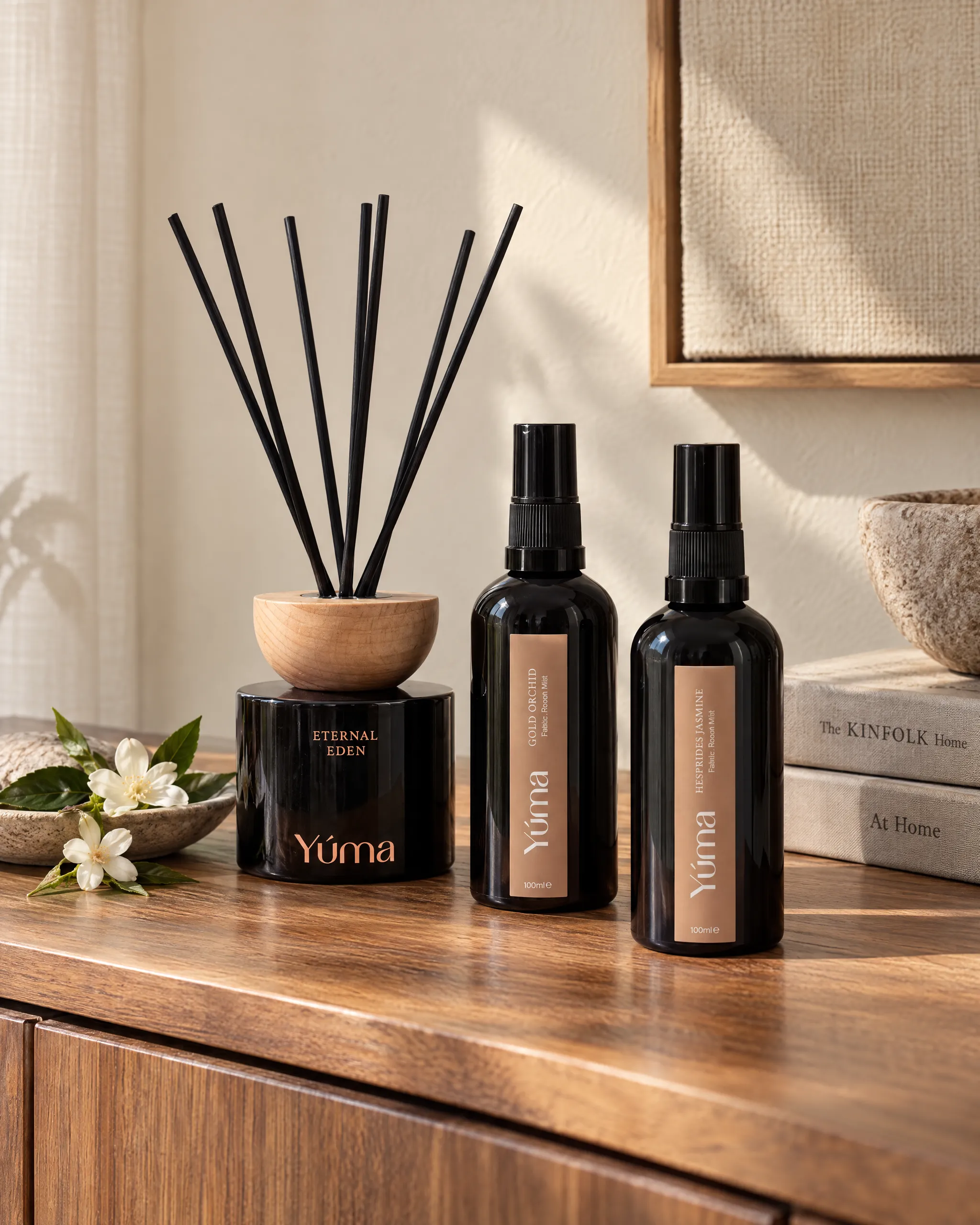Yúma Anti Tobacco Room Set in a home setting.