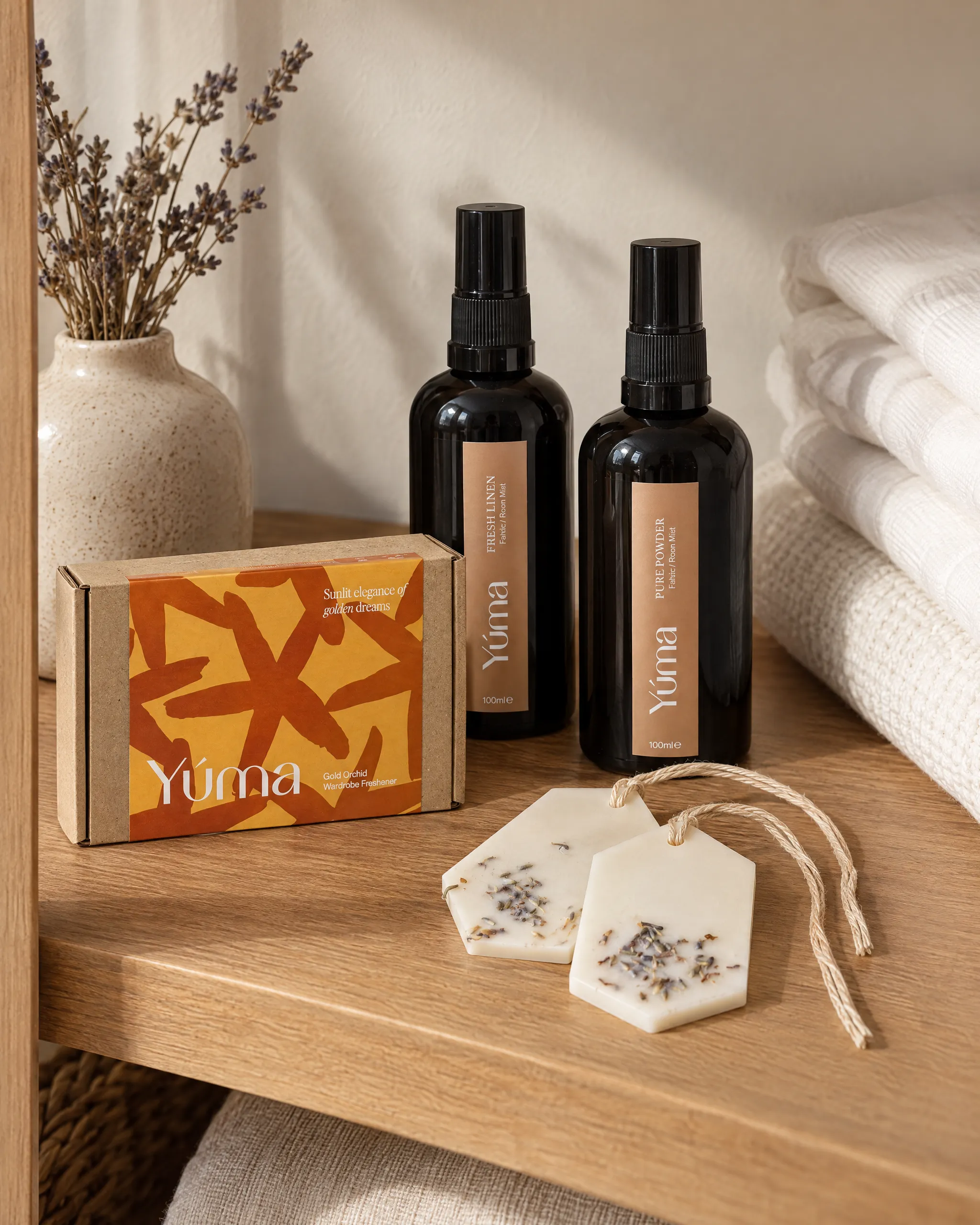 Yúma Linen Set in a home setting.